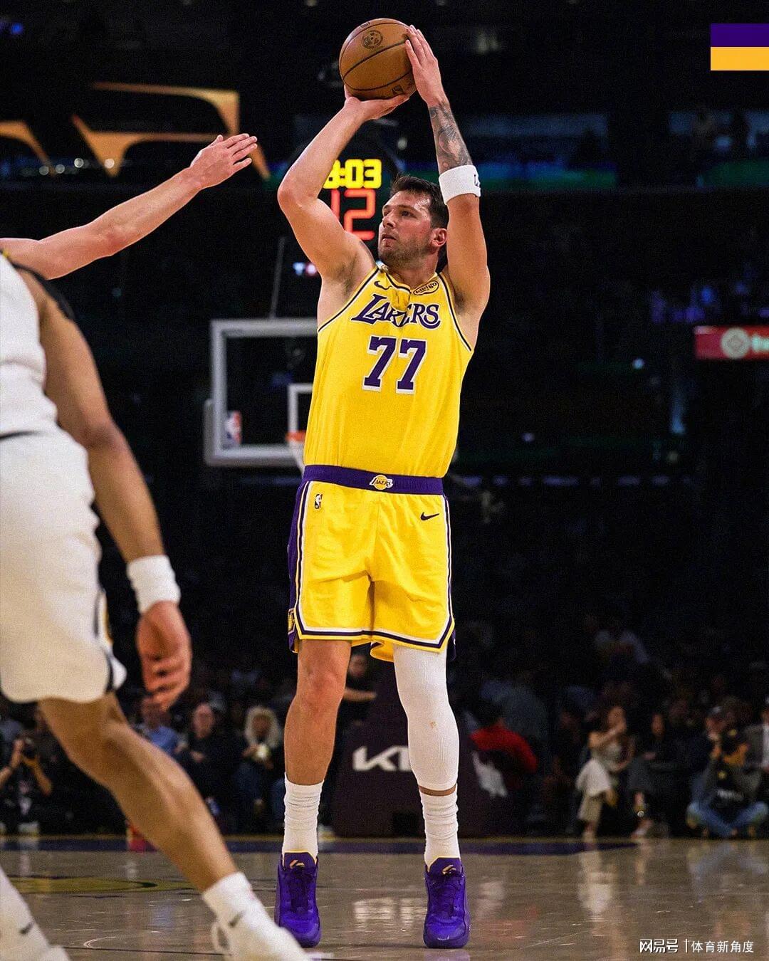 开云百家乐-卧槽！鱼跃救球+罚球扳平+加时绝杀，三巨头“完美一战”不真实！